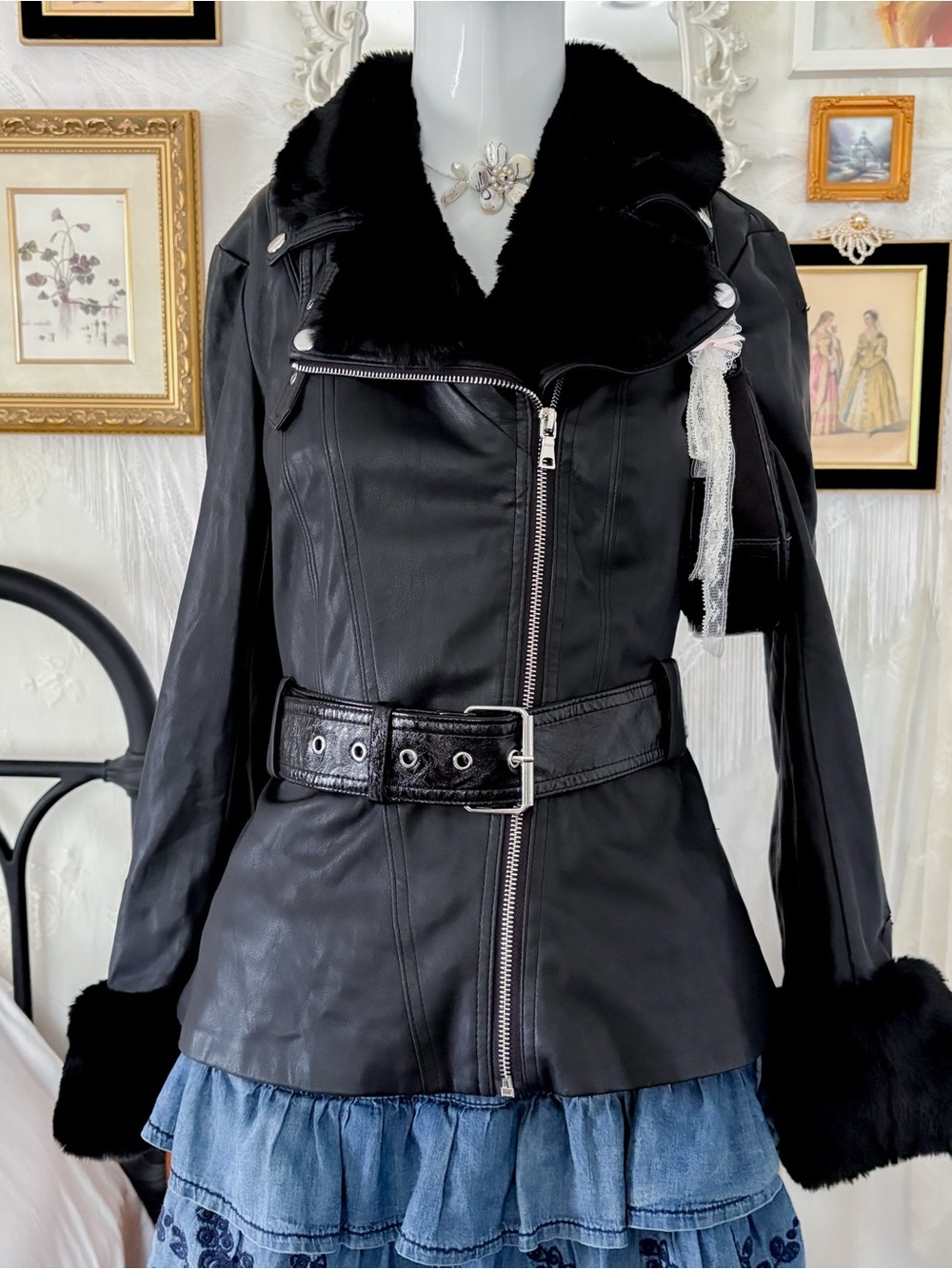 Grunge biker fur accent buckle front black pleather jacket
